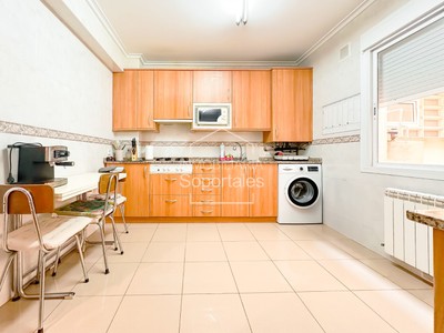 Apartamento en venta en Logroño, con 2 dormitorios y baño