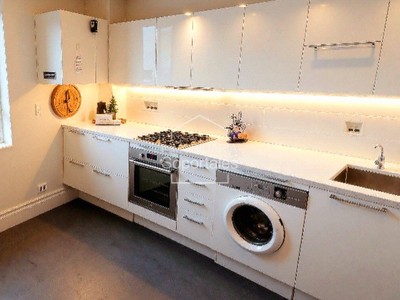 Piso en venta en Logroño, Centro, con 3 dormitorios, baño y 2 terrazas