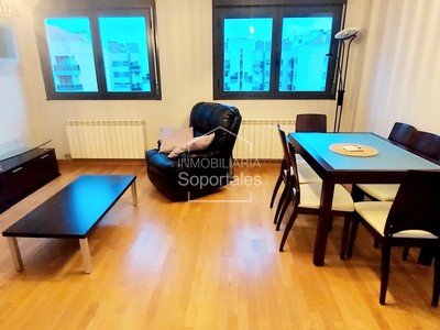 Piso en alquiler en Logroño, con 3 dormitorios, 2 baños, plaza de garaje, trastero y 2 terrazas