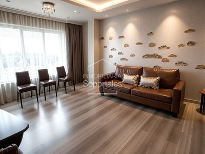 Piso en venta en Logroño, con 3 dormitorios, 2 baños y terraza