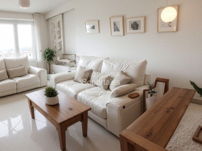 Piso en venta en Logroño, con 3 dormitorios y baño