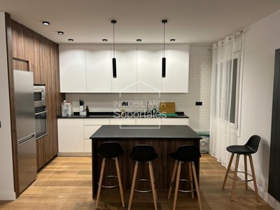 Piso en venta en Logroño, con 3 dormitorios, 2 baños y 2 balcones