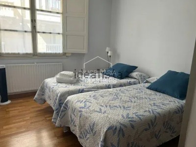 Apartamento en venta en Logroño, Casco Antiguo, con 1 dormitorio, baño y trastero