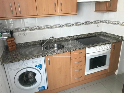 Piso en venta en Logroño, con 3 dormitorios y baño