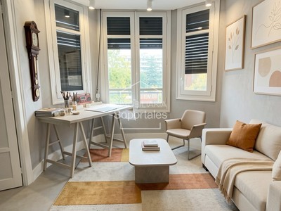Apartamento en venta en Logroño, Centro, con 2 dormitorios, baño y trastero