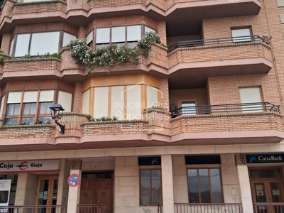 Piso en venta en Alesanco, con 3 dormitorios, baño y trastero