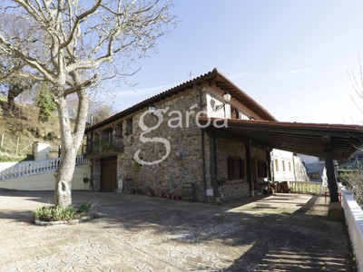 Caserio en venta ó alquiler con compra en Elgoibar, San Lorenzo Auzoa, con 6 dormitorios, 3 baños, trastero, balcón y terreno