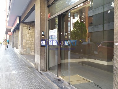 Locales en venta en Las Arenas, Centro, con baño