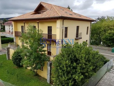 Chalet en venta en Barcena De Cicero, con 14 dormitorios, 6 baños, balcón, 2 terrazas y terreno