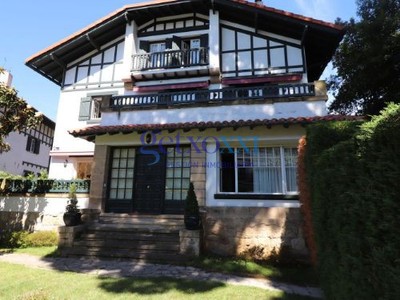 Chalet en venta en Las Arenas, Ondategui, con 8 dormitorios, 6 baños, 4 plazas de garaje, trastero y terreno