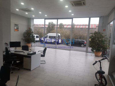 Negocio en venta en Urduliz, con baño y aseo