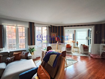 Piso en venta en Las Arenas, Centro, con 4 dormitorios, 3 baños y 4 balcones