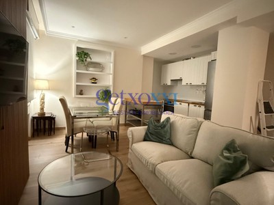 Apartamento en alquiler en Las Arenas, con 2 dormitorios, baño y trastero