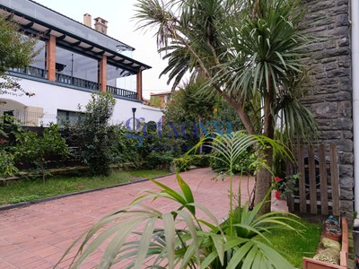 PATIO DE ENTRADA