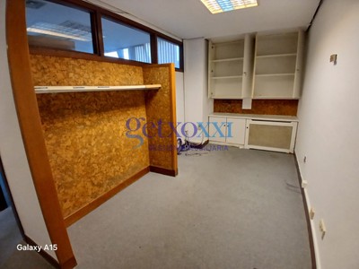 Oficina en alquiler en Las Arenas, Centro, con baño y 2 aseos