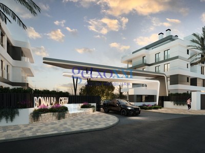 Piso en venta en Mutxamel, con 3 dormitorios, 2 baños, plaza de garaje, trastero y terraza