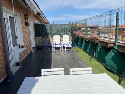 Ático en venta en Las Arenas, Santa Ana, con 2 dormitorios, baño y terraza