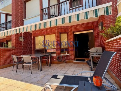 Adosado en venta en Berango, Simon Otxandategui, con 4 dormitorios, 3 baños, aseo, plaza de garaje, trastero, balcón y 2 terrazas