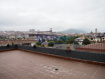 Piso en venta en Las Arenas, Santa Ana, con 4 dormitorios, 2 baños, 2 aseos, plaza de garaje, trastero, balcón y terraza