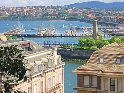 Piso en venta en Portugalete, con 4 dormitorios, 2 baños, trastero y balcón