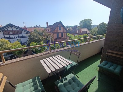 Piso en venta en Neguri, con 3 dormitorios, 2 baños, 2 plazas de garaje, trastero y terraza