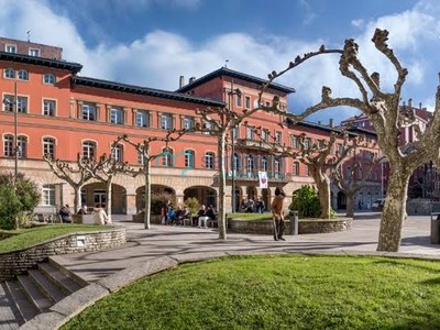 Piso en venta en Erandio, con 2 dormitorios, baño, trastero y balcón