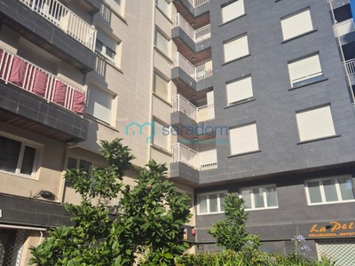 Piso en venta en Santurtzi, Centro Santurtzi, con 4 dormitorios, 2 baños y balcón