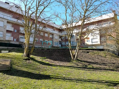 Piso en venta en Medina De Pomar, con 2 dormitorios, 2 baños, plaza de garaje y trastero