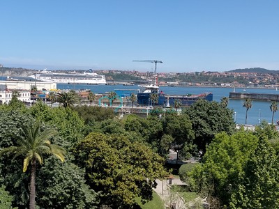 Piso en venta en Santurtzi, Parque Santurtzi, con 3 dormitorios, 2 baños y balcón