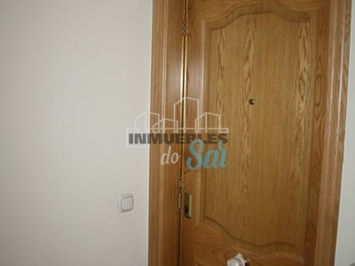 Piso en venta en Padrón, Centro, con 4 dormitorios, 2 baños, aseo, 2 plazas de garaje y trastero