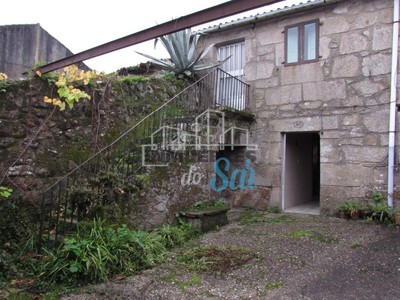 Casa en venta en Valga, Sixto, con 4 dormitorios, 2 baños, 2 plazas de garaje, trastero y terreno