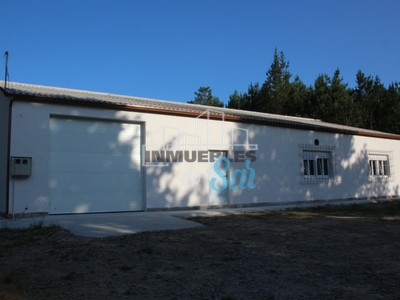 Nave industrial en venta en Rois, Angueira