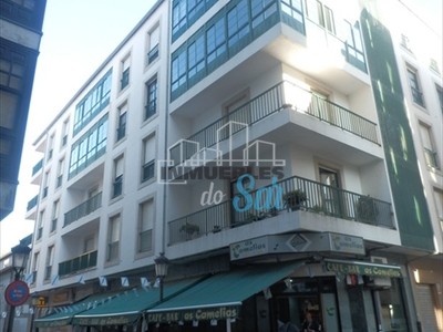 Piso en venta en Padrón, con 2 dormitorios, baño, aseo, trastero y balcón