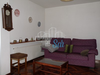 Piso en venta en Padrón, con 3 dormitorios, baño, plaza de garaje y trastero