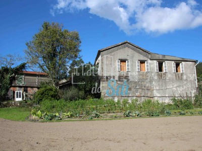 Casa en venta en Dodro, con 5 dormitorios, aseo, trastero y terreno