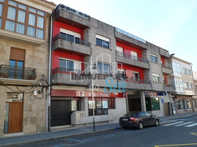 Bajo comercial en venta en Pontecesures