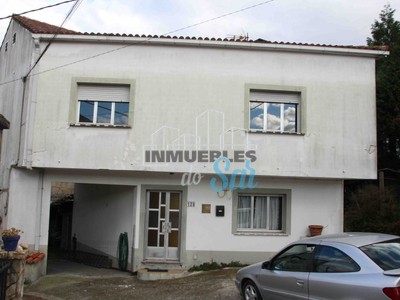 Casa en venta en Padrón, con 7 dormitorios, baño, aseo y terreno