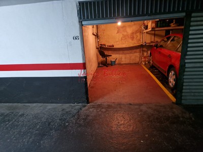 Garaje en venta en Barakaldo, San Vicente