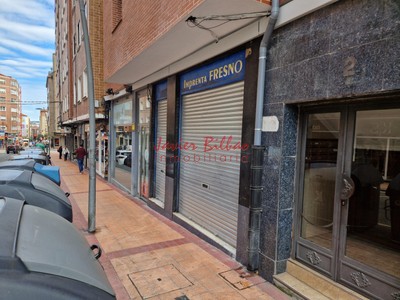 Locales en venta en Barakaldo, Centrico, con baño