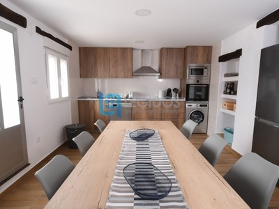 Casa en venta en Alborea, con 5 dormitorios, 2 baños y terraza