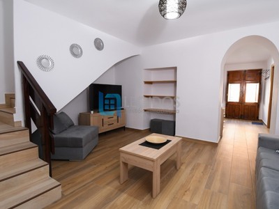 Casa rural en alquiler vacacional en Alborea, con 5 dormitorios, 2 baños y terraza