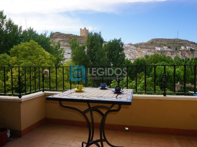 Apartamento en venta en Alcalá Del Júcar, con 1 dormitorio, baño, trastero y balcón