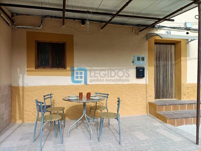 Casa rural en venta en Alcalá Del Júcar, con 3 dormitorios, baño y terraza