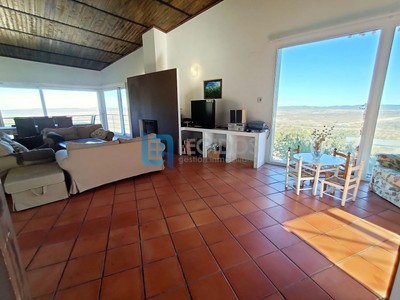 Chalet en venta en Carcelen, con 7 dormitorios, 3 baños, plaza de garaje, trastero y terreno