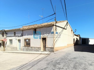 Casa en venta en Alborea, con 4 dormitorios, baño y trastero
