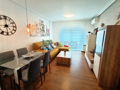 Apartamento en venta en Albacete, con 2 dormitorios, 2 baños y plaza de garaje