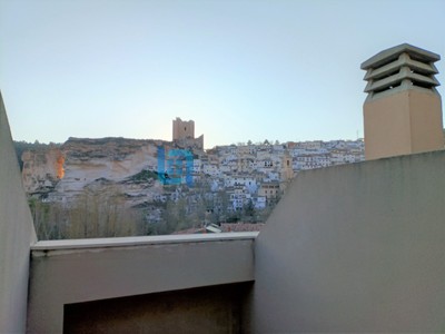 Duplex en alquiler en Alcalá Del Júcar, con 3 dormitorios, 2 baños y terraza