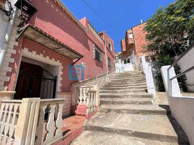 Casa en venta en Recueja, con 3 dormitorios, 2 baños, trastero y terraza