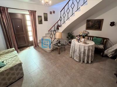 Casa en venta en Mahora, con 3 dormitorios, baño, aseo, trastero y terraza