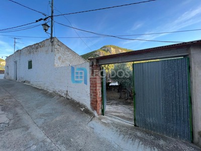Casa en venta en Tolosa, con 2 dormitorios y plaza de garaje